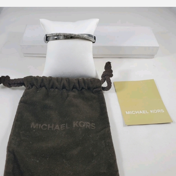 MICHAEL KORS RHINESTONE AND STERLING SILVER BRACELET - Picture 3 of 8